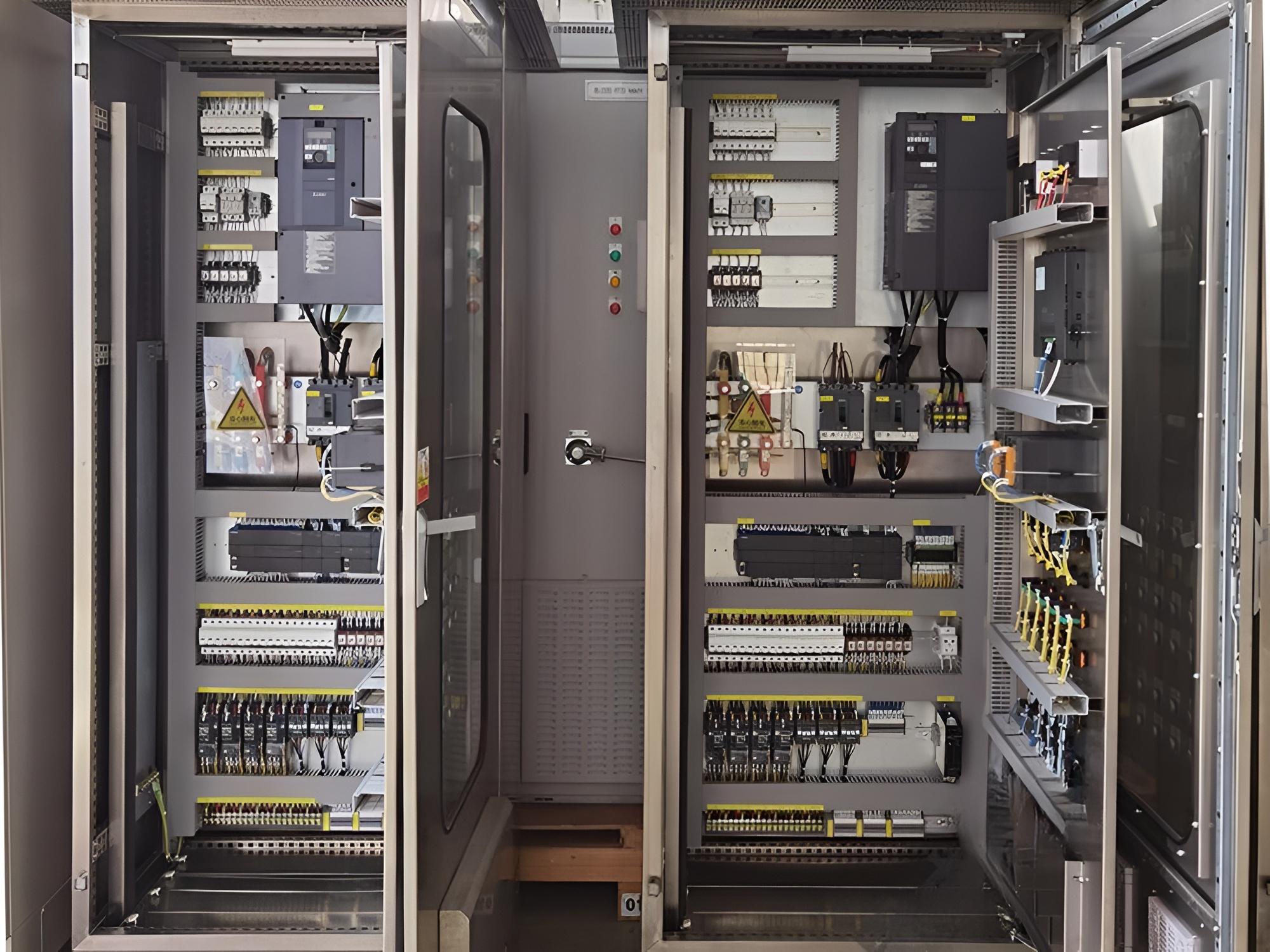 三菱變頻器柜-新一能FR-F800變頻器柜廠家 三菱變頻器柜-新一能FR-F800變頻器柜廠家